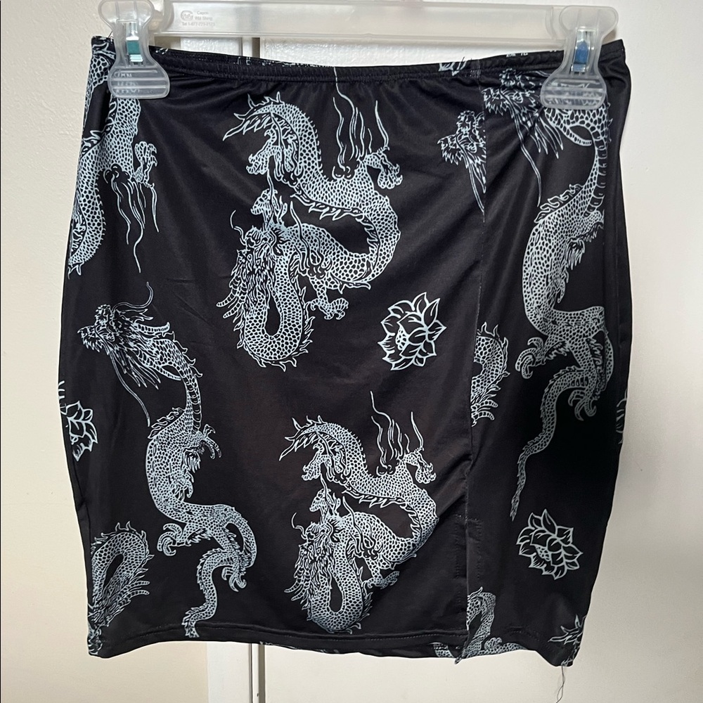 Cute dragon skirt never worn before
